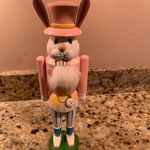 erzgebirge nut cracker